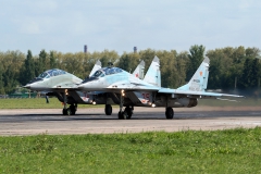 Mikoyan-Gurevich_MiG-29UB_RF-92268_35red_D809836